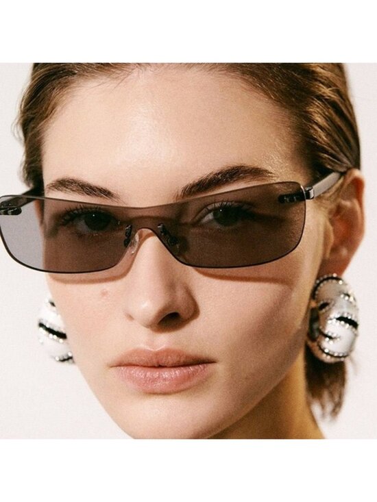Jacquemus MIRADA JAC/69 C1 Sunglasses Matte Grey Shield Frame, Grey Lenses main image 7
